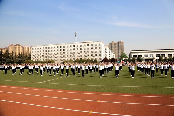 教工方阵二.jpg 教工方阵二.jpg